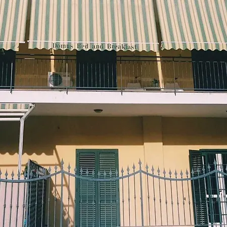 Nola Domus Alojamento de Acomodação e Pequeno-almoço 3*